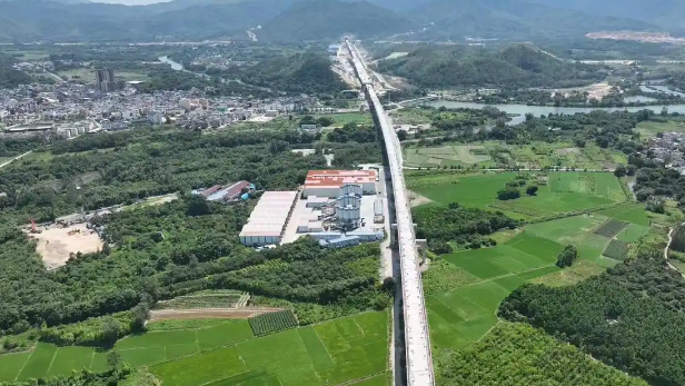 绿色之城的绿金“样本”：深圳建行绿色金融“新动能”赋能“新产业”