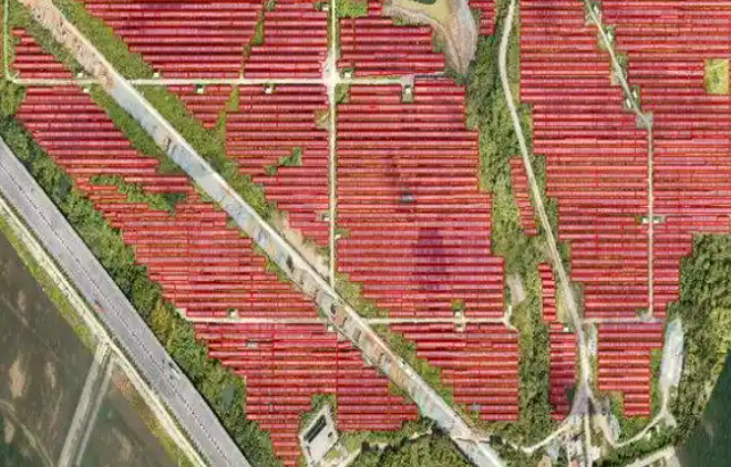 苏州城市学院学生团队突破创新，打造智能光伏无人机清洗系统